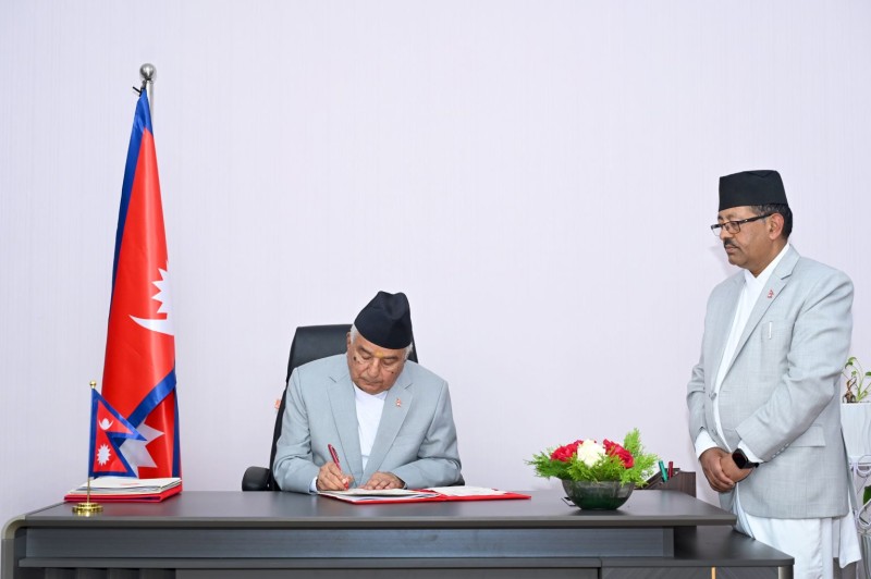 अध्यादेशपछि १,५९४ पदाधिकारी एकैपटक पदमुक्त,  स्वास्थ्य तर्फका को–को परे ?