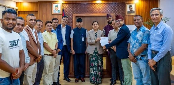बाढी प्रभावितलाई ३ करोड रुपैयाँ भन्दा बढीको औषधी सहयोग