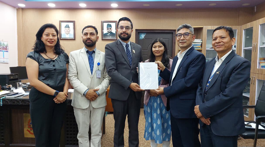 अटिजममा आधारित नमूना विद्यालय स्थापनाका लागि प्रतिवेदन हस्तान्तरण