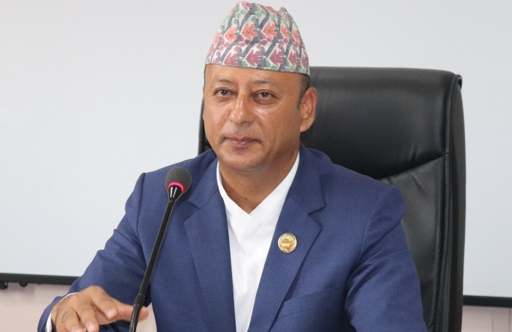 पक्राउ परेका पूर्वमन्त्री खड्का अस्पताल भर्ना