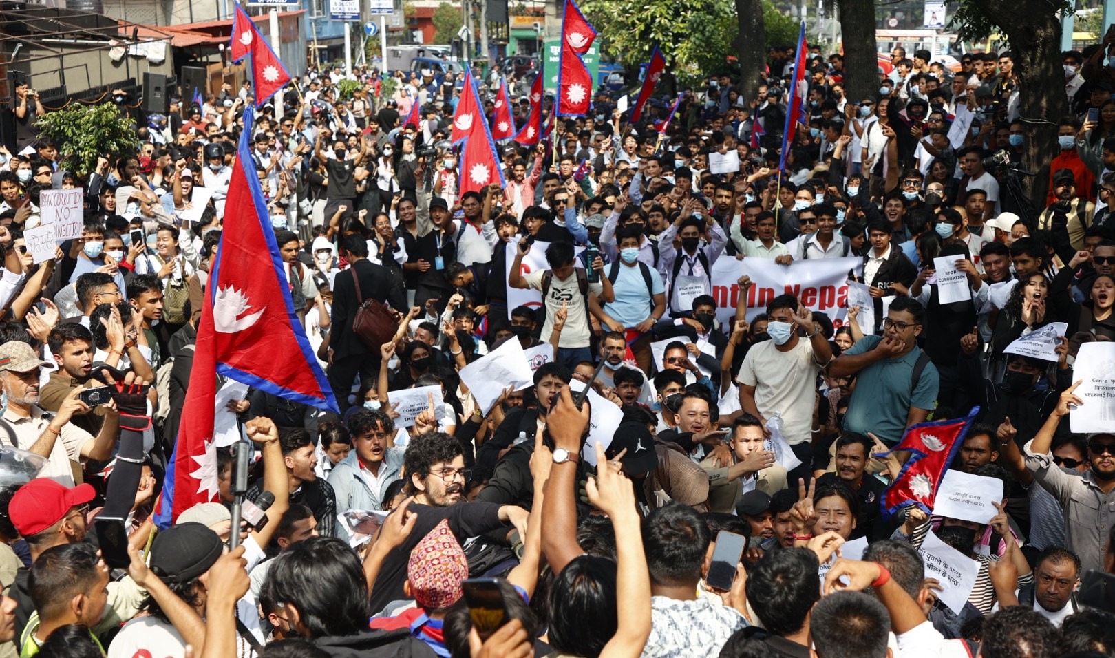 जेनजी आन्दोलनमा २ हजार ३ सयभन्दा बढी घाइतेमध्ये ३० जना अझै उपचाररत