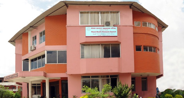 स्वास्थ्य तथा जनसंख्या मन्त्रालयको सेवा तत्कालका लागि नेपाल स्वास्थ्य अनुसन्धान परिषद्को भवनबाट
