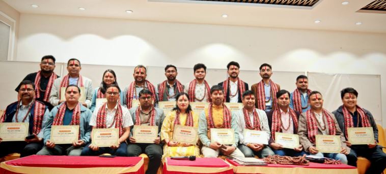 नेपाल आयुर्वेद चिकित्सक संघको अध्यक्षमा डा. गौतम निर्वाचित, यस्तो छ नयाँ कार्यसमिति