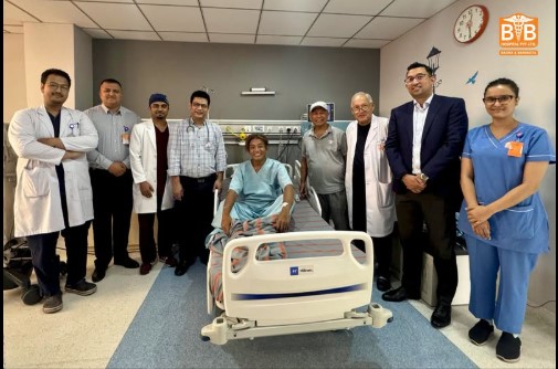 ७५ वर्षीय बाबुले दिए छोरालाई मिर्गौला, बी एन्ड बीमा १०औँ प्रत्यारोपण सफल