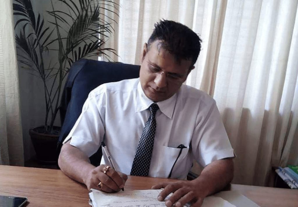 राष्ट्रिय औषधि प्रयाेगशालाका निर्देशक भरत भट्टराईलाई पनि मन्त्रालय तानियाे