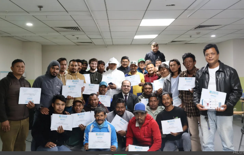  ३२ जना एम्बुलेन्स चालकलाई जीवन–रक्षक बीएलएस तालिम