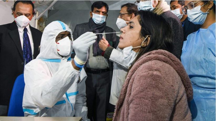 भारतबाट फर्किनेमा कोरोना संक्रमण बढ्दो, सुदूरपश्चिमका नाकामा किट अभाव