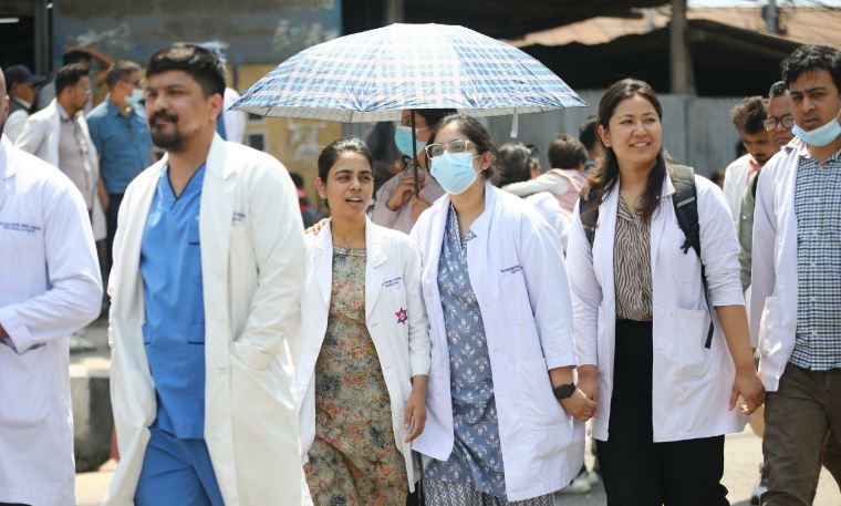 आवासीय चिकित्सकहरूको भत्ताबारे पुनः विवाद