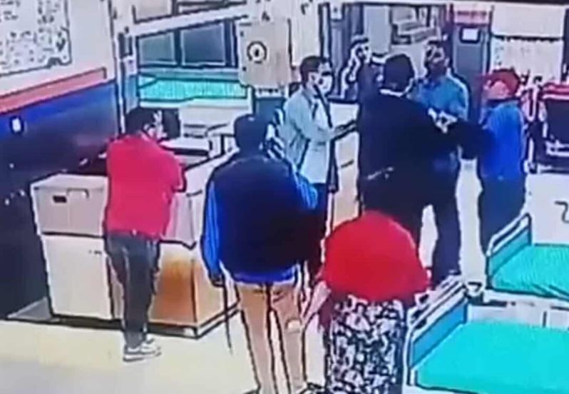 हेटौंडामा अर्थोपेडिक सर्जन डा.  शाहमाथि हातपात