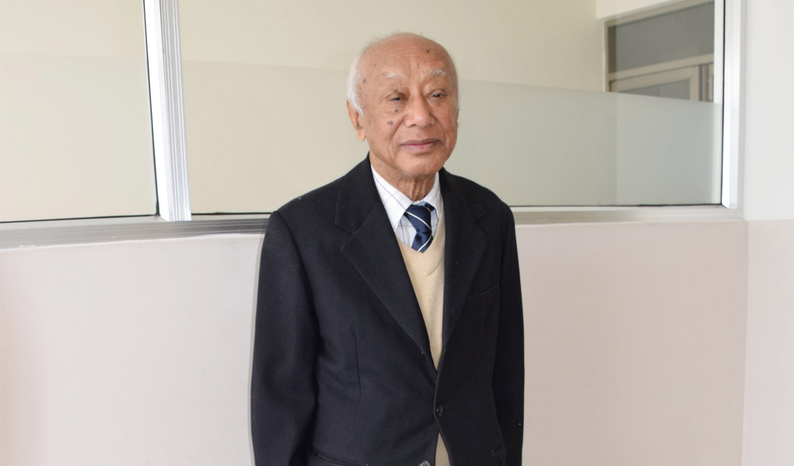 ९१ वर्षीय प्रा.डा. दिनेश नाथ गोंगलको दिनचर्याः जसले भारु १ हजारमा एमबीबीएस पढे, मुलुकमा पहिलोपटक टाउको र मुटु खोले