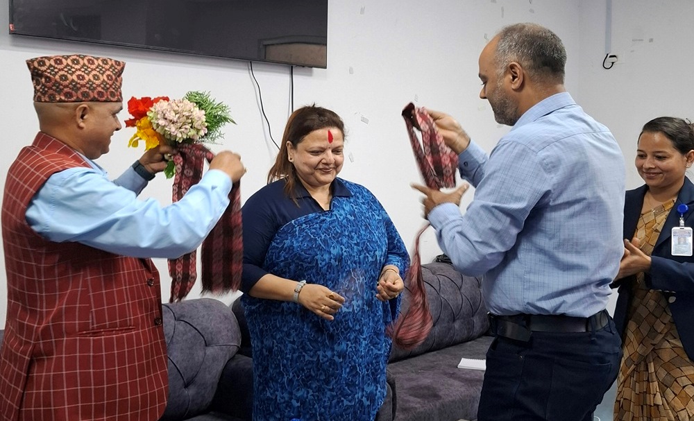 डडेल्धुरा अस्पतालमा डा. सुधा देवकोटाको आगमन, सम्हालिन् कार्यभार