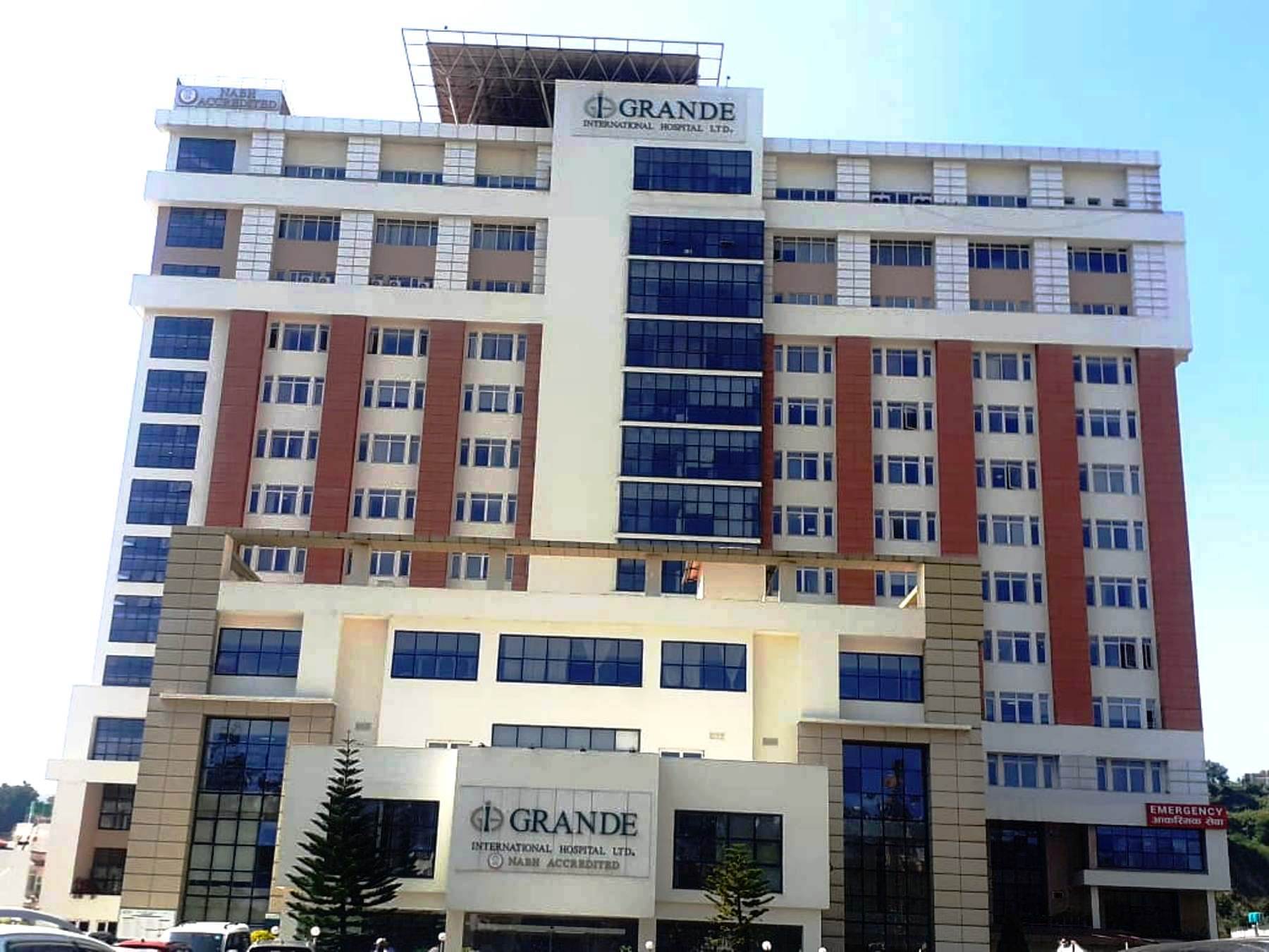 ग्राण्डी अस्पतालका नर्स र स्वास्थ्यकर्मीहरूको न्यायका लागि अपिल