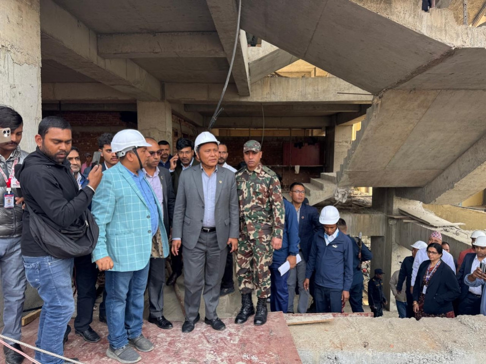 कुलमान घिसिङले गरे कोशी अस्पतालका भवन निर्माणस्थलको निरीक्षण