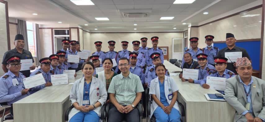 अस्पताका सुरक्षा गार्डलाई आधारभूत जीवनरक्षा सीप र सञ्चारसम्बन्धि तालिम:सुरक्षा गार्ड सुरक्षाकर्मी मात्र नभई जीवनरक्षक पनि