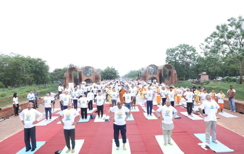 लुम्बिनीमा ५०० भन्दा बढी योगप्रेमीको सहभागितामा अन्तर्राष्ट्रिय योग दिवस सम्पन्न