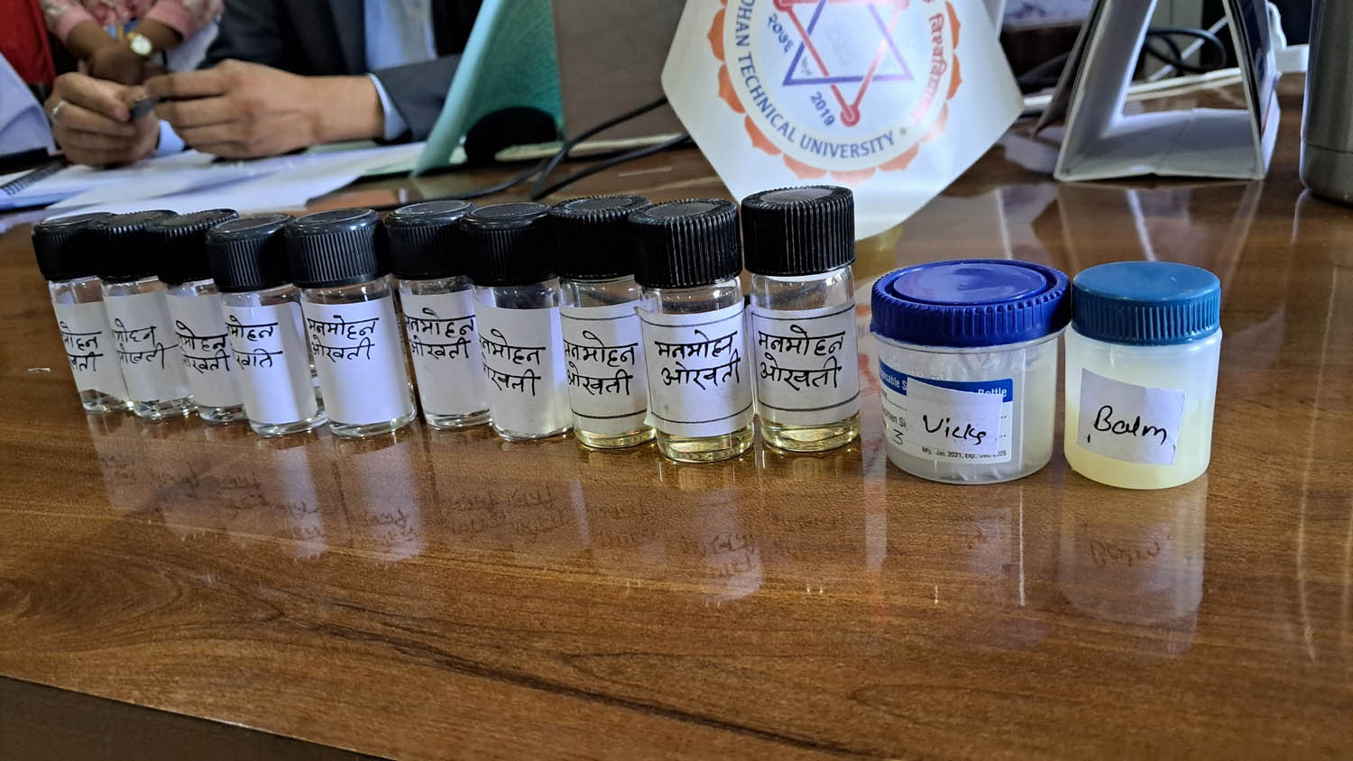 मनमोहनले  बनाउँदैछ : एन्टिबायोटिकको विकल्प भाइरस