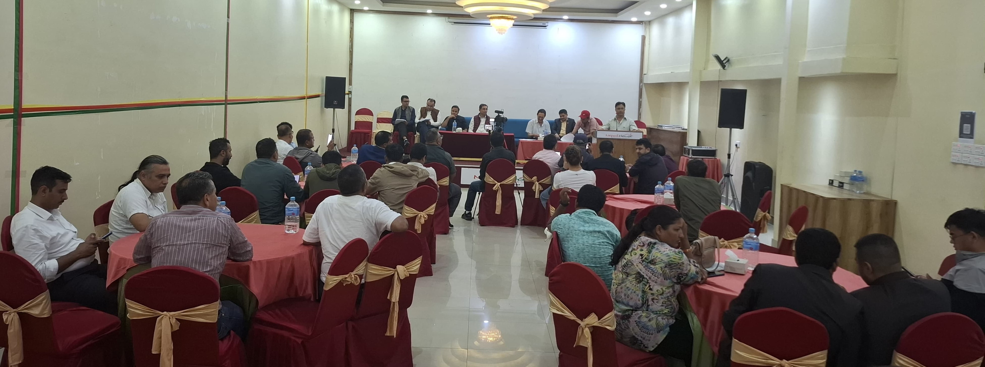 औषधी, स्वास्थ्य सेवा तथा स्वास्थ्य सामग्री सरोकार समितिको अल्टिमेटमः  ‘प्रतिवेदन फिर्ता गर, होइन भने सडकमा उत्रिन्छौं’ 