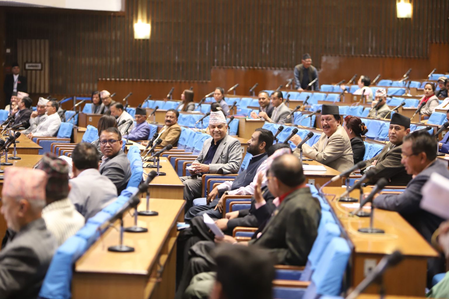 प्रतिनिधि सभा बैठकमा तिलगङ्गा नेत्र विश्वविद्यालय विधेयक २०८१ टेबुल