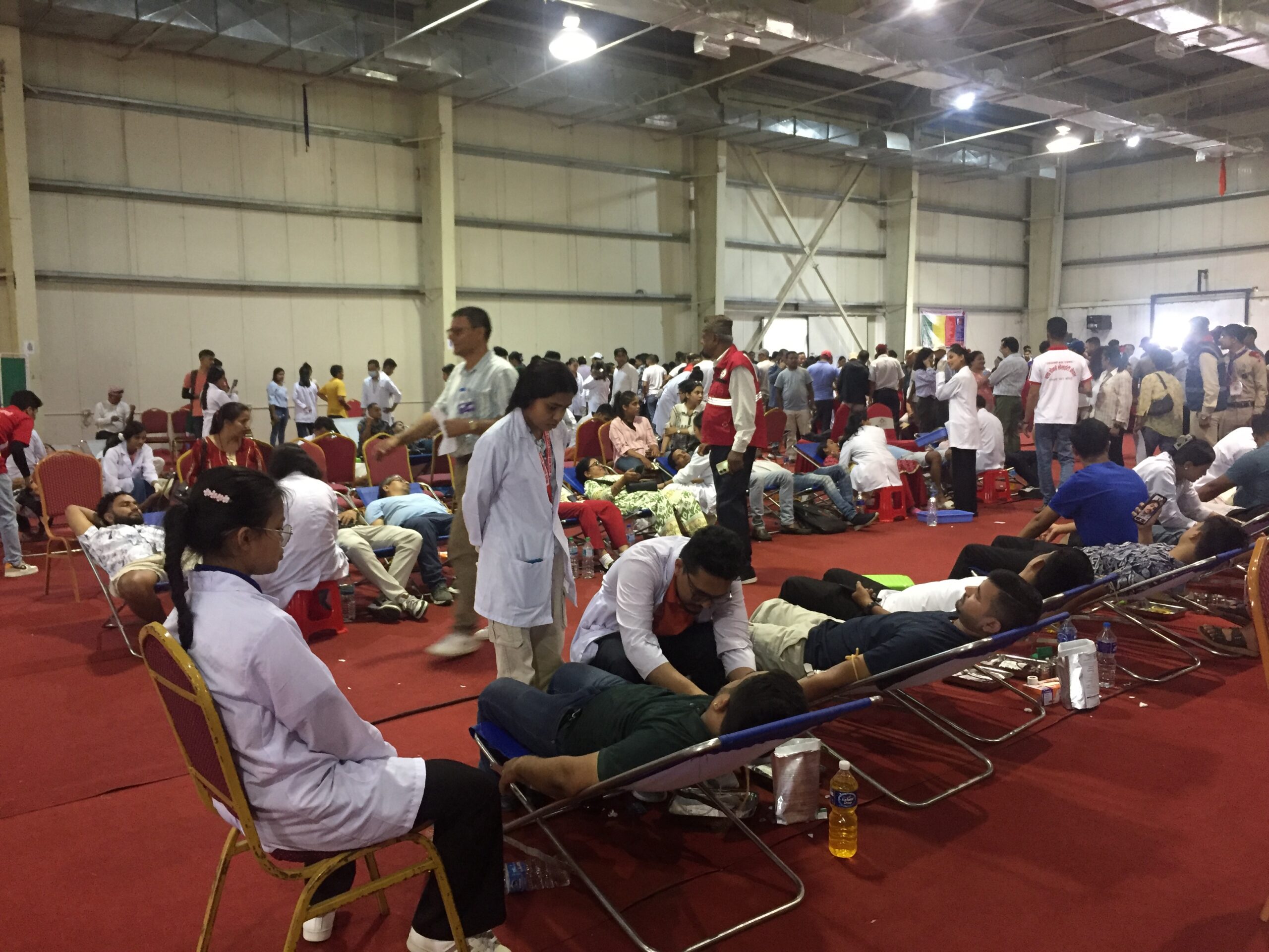 एकैस्थानमा एक हजार ७१७ जनाले रक्तदान गरेर नयाँ रेकर्ड कायम