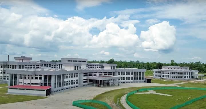 शहीद दशरथ चन्द स्वास्थ्य विज्ञान विश्वविद्यालयमा उपकुलपति र रजिष्ट्रार पदका लागि आवेदन माग