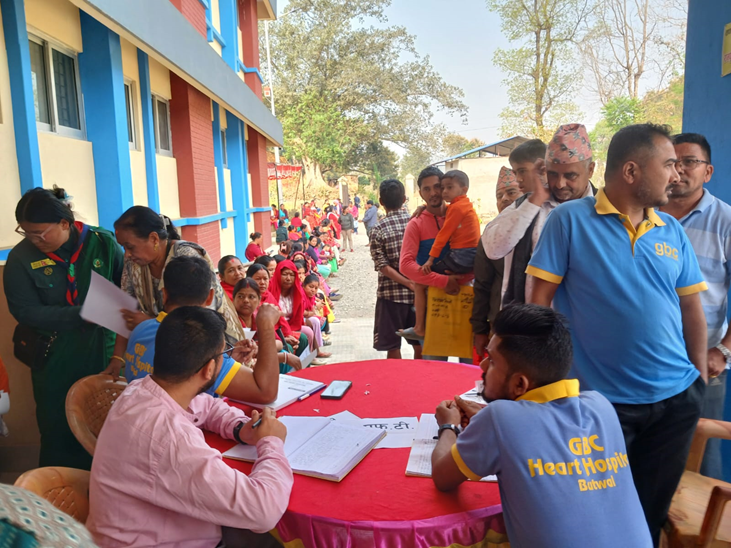 बृहत् स्वास्थ्य शिविरबाट रामपुरका ७०० बिरामी लाभान्वित