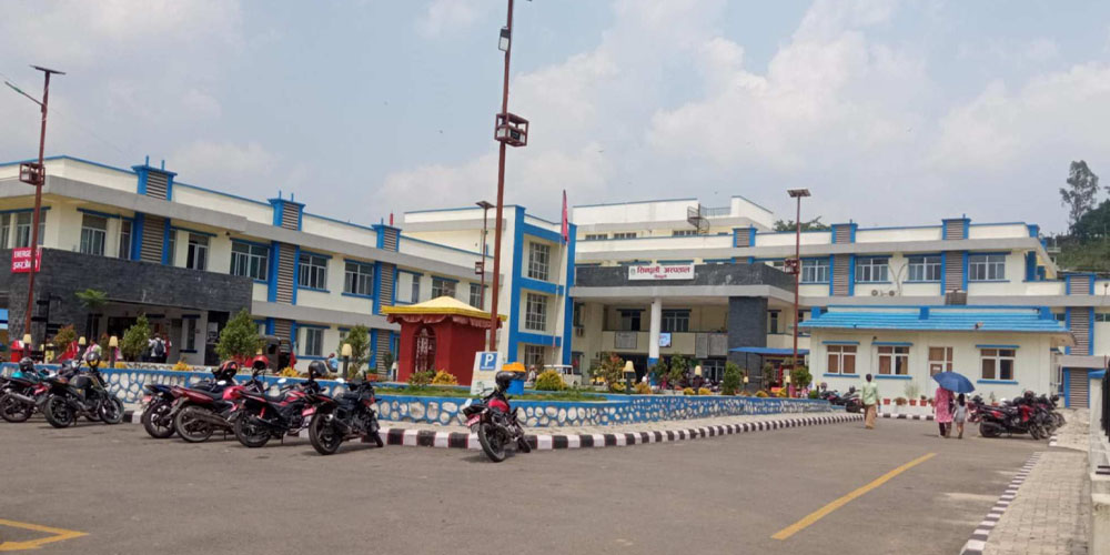 सिन्धुली अस्पतालमा विशेषज्ञ चिकित्सकको अभाव: सर्जिकल सेवा ठप्प