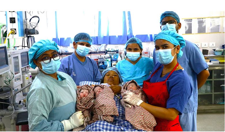 ओखलढुङ्गामा तिम्ल्याहा शिशु जन्माएकी आमालाई आर्थिक सहयोग