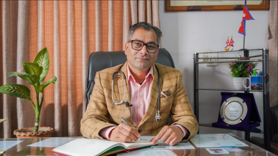 डा. उज्ज्वल चालिसे कार्यकारी निर्देशक भक्तपुर क्यान्सर हस्पिटल